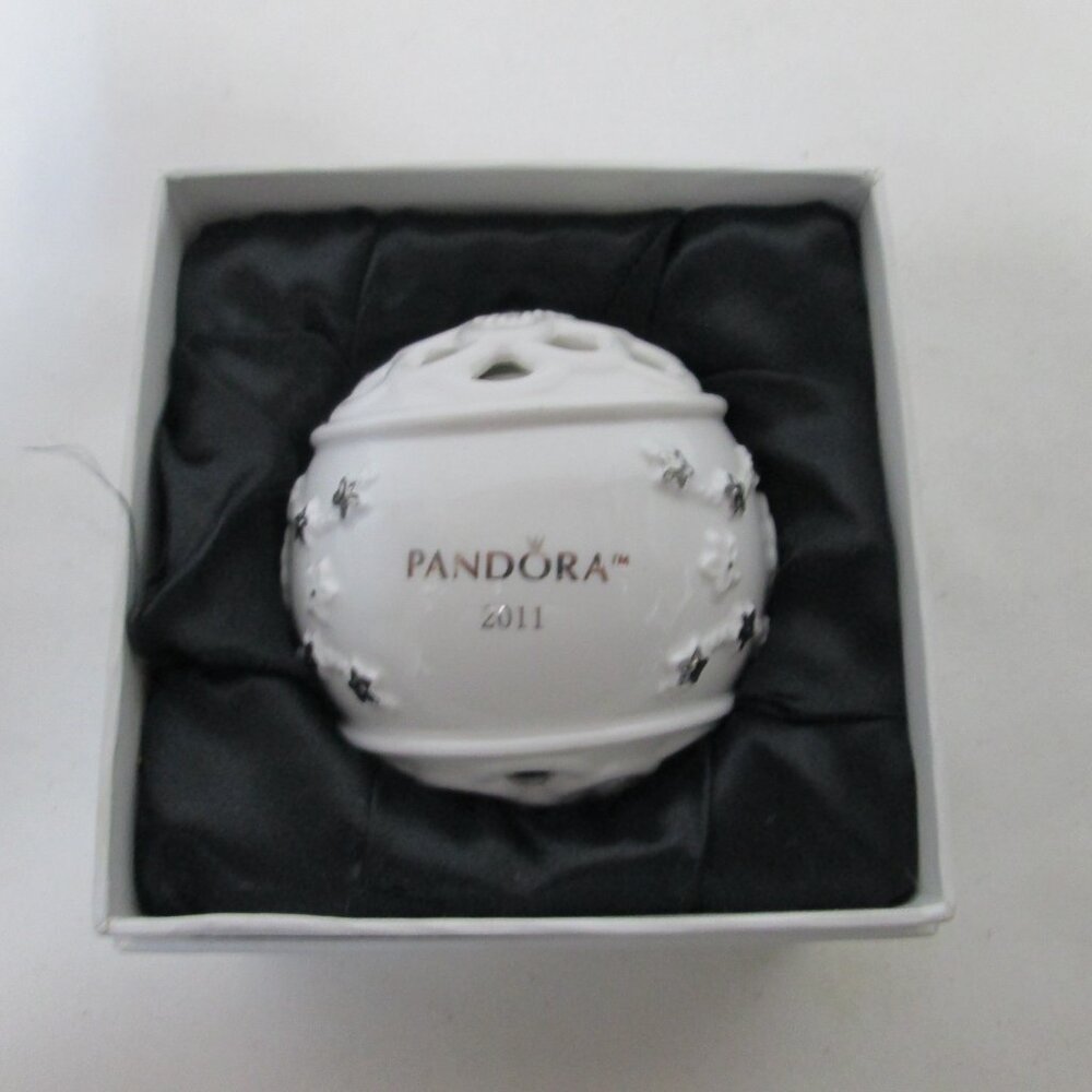 Pandora 2011 Ceramic Ornament ball w/ Box white silver stars Christmas Holidays
